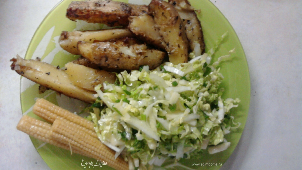 Постная картошечка на быструю руку с салатом