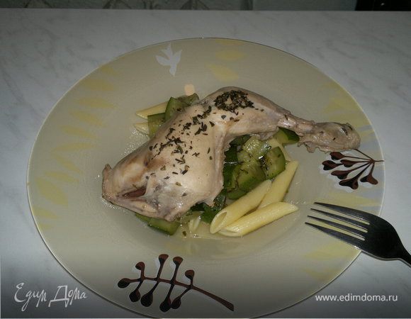 Паста с цукини и куриной ножках в травах Паста с цукини и куриной ножках в травах