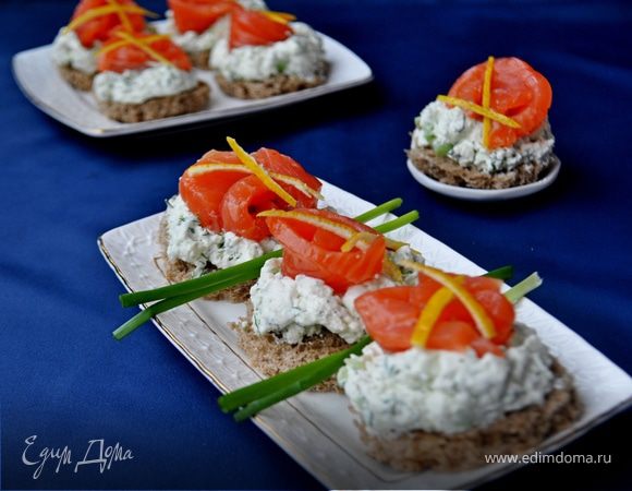 Канапе закусочные с сёмгой и сырным кремом Канапе закусочные с сёмгой и сырным кремом