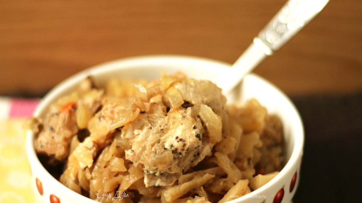 Тушеная капуста с куриным филе (в мультиварке)