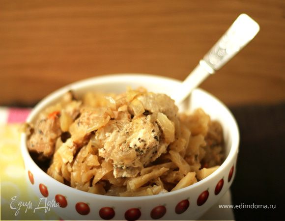 Тушеная капуста с куриным филе (в мультиварке)