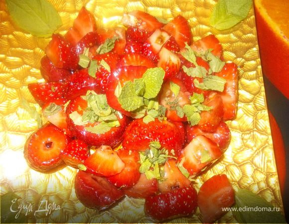 Клубника в бальзамическом соусе