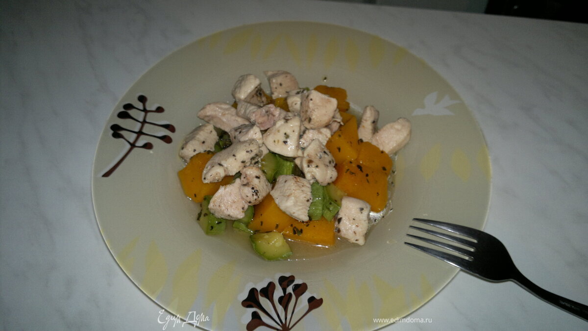 Мясо индейки и курицы с весенними овощами