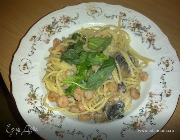Паста с морепродуктами и грибами в сливочном соусе Паста с морепродуктами и грибами в сливочном соусе