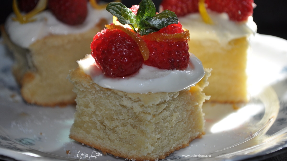 Чайный торт с ягодами-Spoonful of sugar teacakes