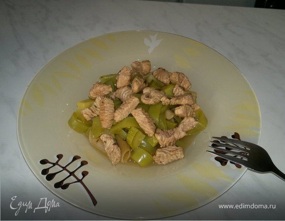 Паста из муки дурум с овощами и грудка индейки с бальзамиком Паста из муки дурум с овощами и грудка индейки с бальзамиком