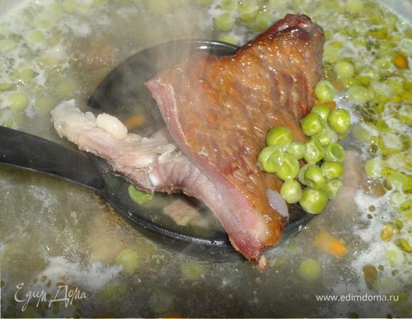 Суп с зеленым горошком и копченостями