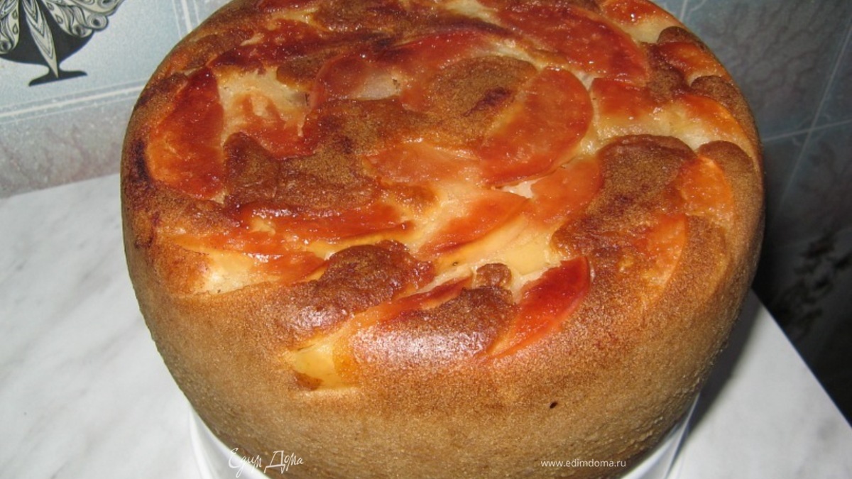 Пирог с имбирем, корицей и яблоками