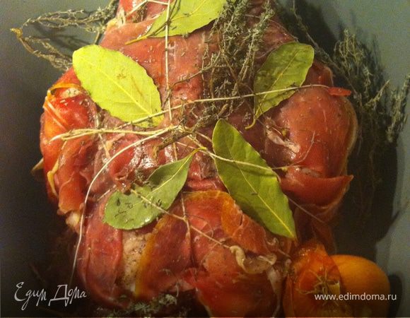 Запеченная фермерская курица с чесноком и пармской ветчиной