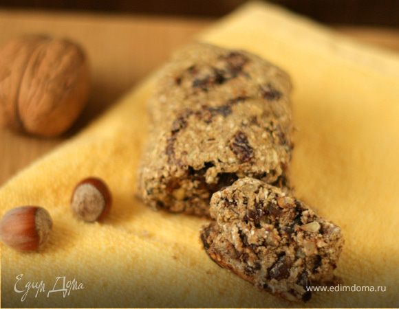 Батон с черносливом и орехами