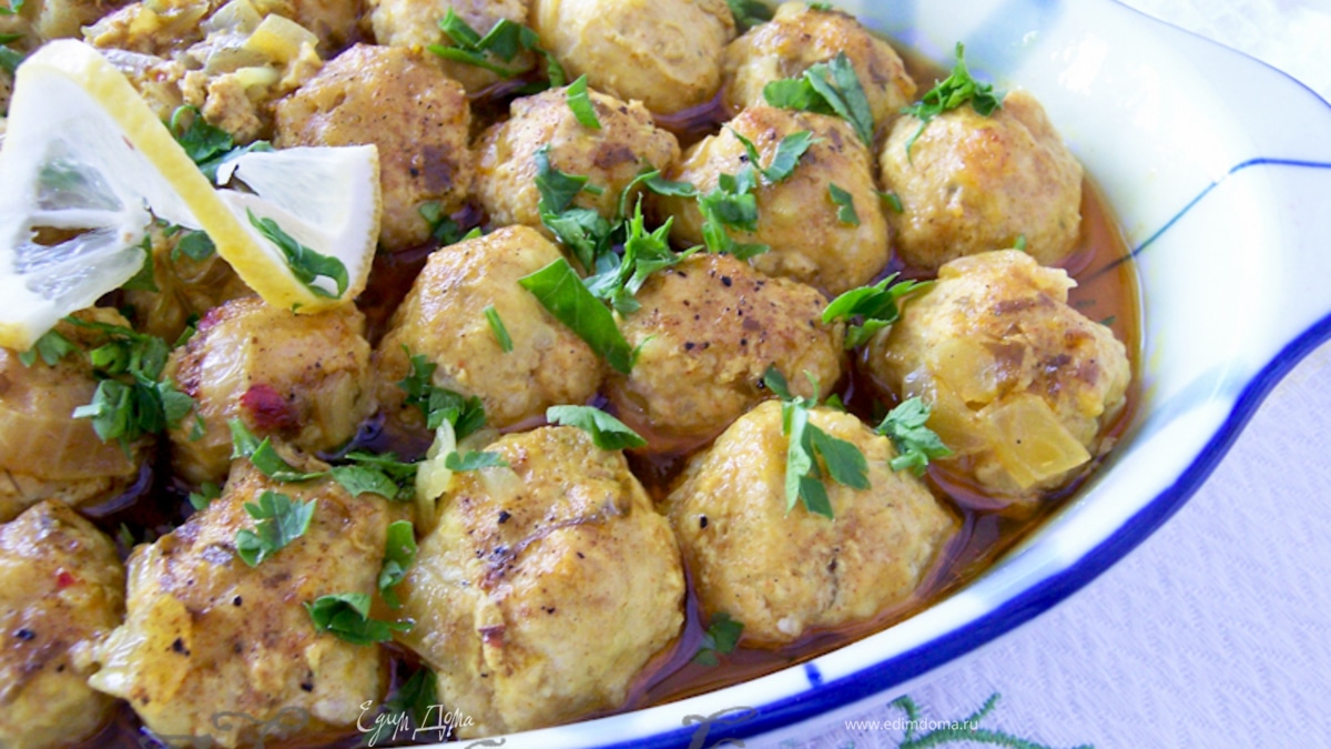 Куриные тефтели в пряном лимонном соусе
