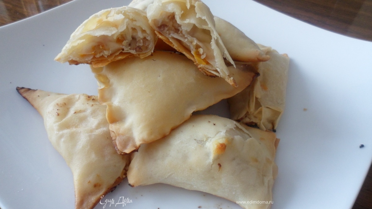 Слойки с творогом, курагой и орехами (+ МК по приготовлению теста Фило)