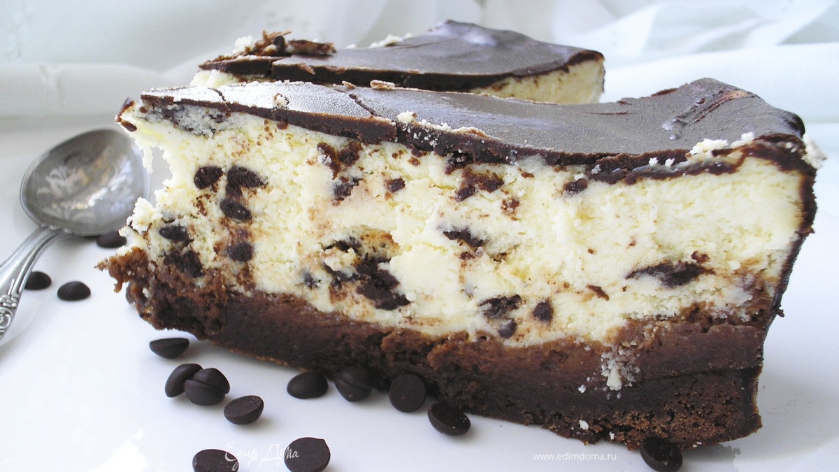 Сырник с шоколадными каплями и брауни