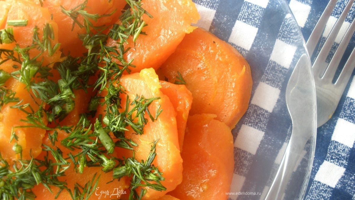 Глазированная морковь с зеленью