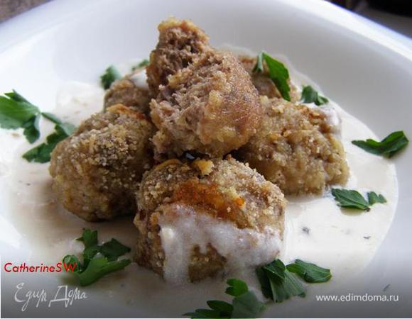 Фрикадельки из индейки со сметанно-ореховым соусом