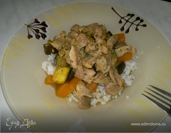 Рис по-тайски с бедром индейки