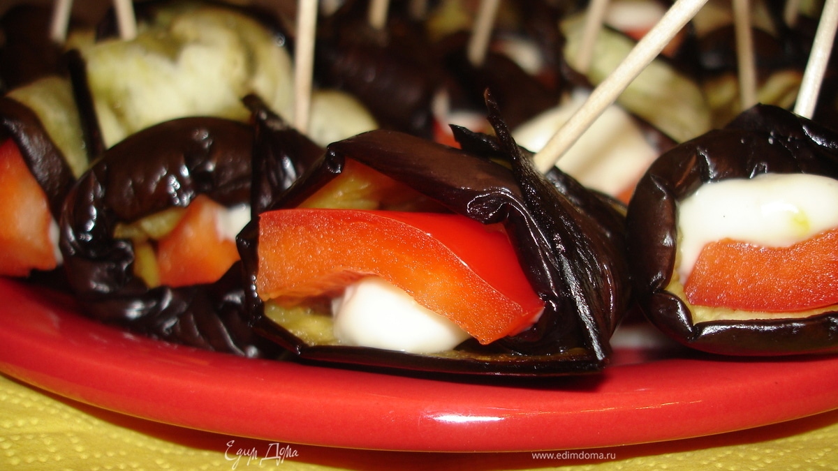 Баклажановые рулетики