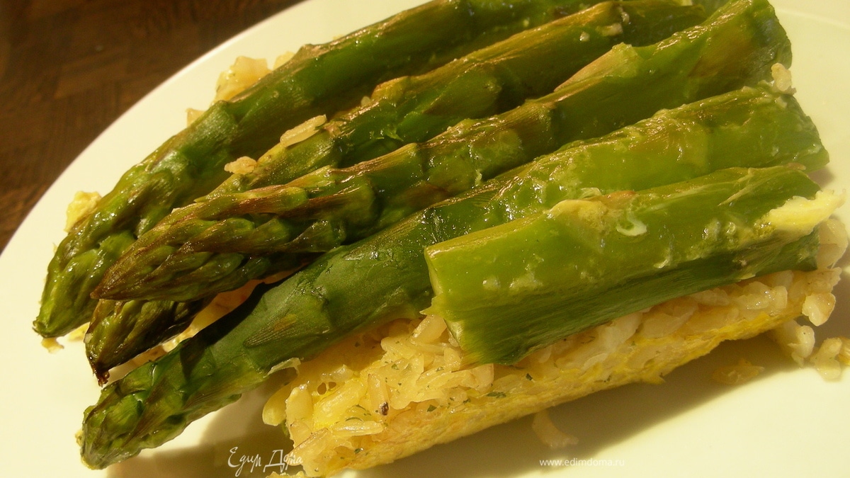 Запеканкa из риса и спаржи