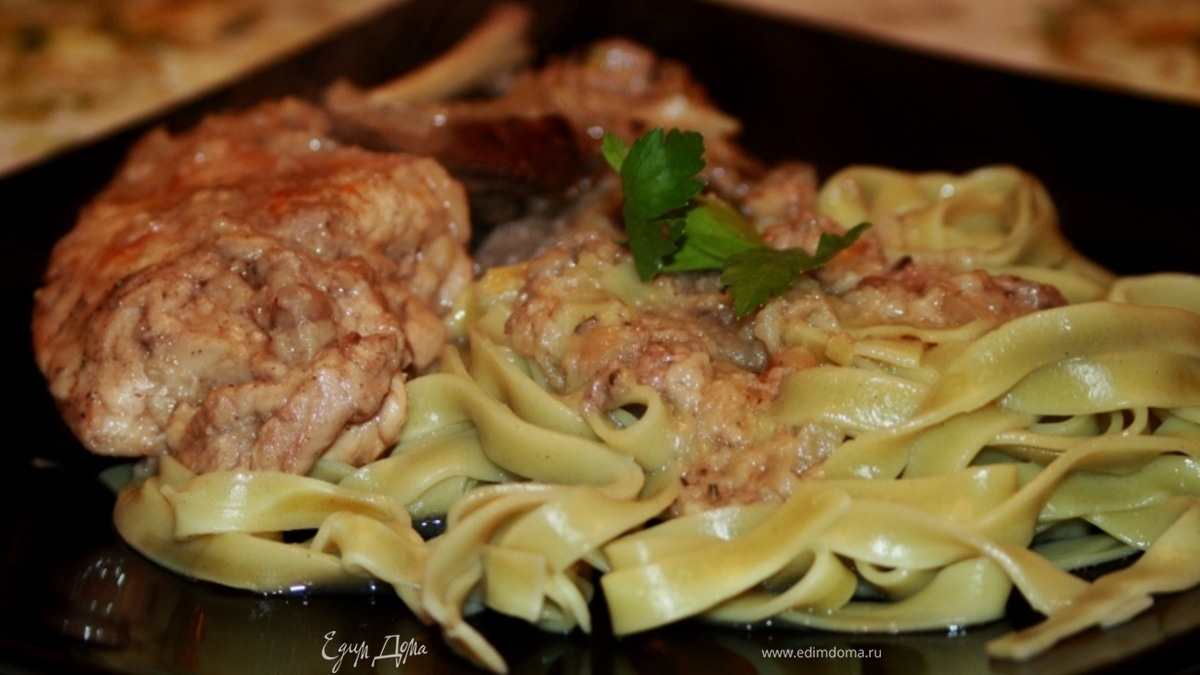 Кролик, тушеный в белом вине