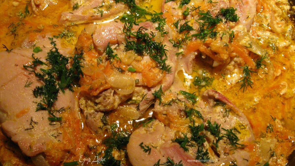 Куриные бедрышки в сметанном соусе