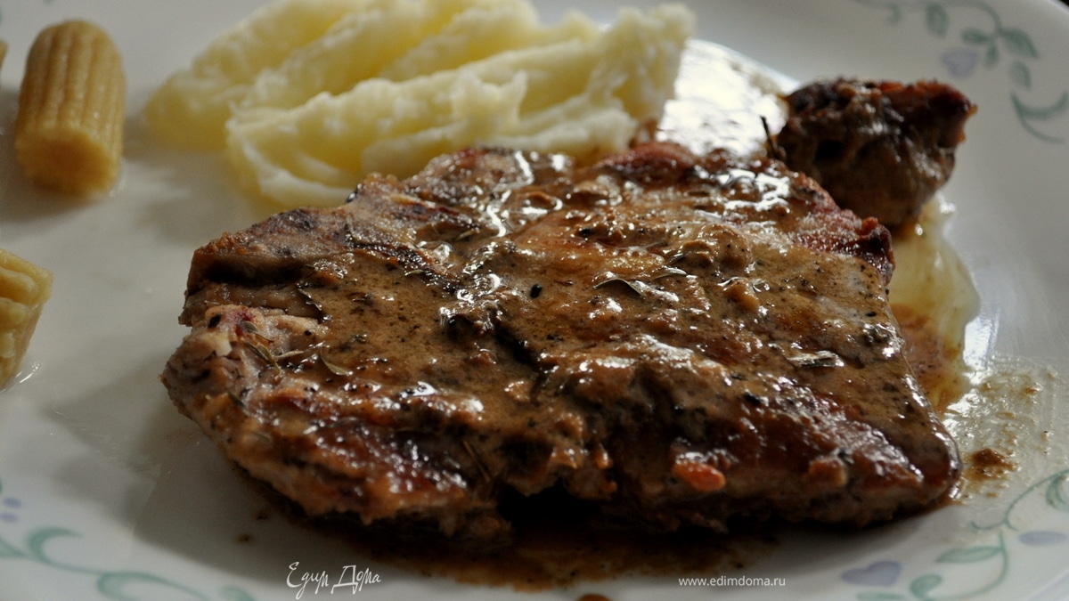 Свиные отбивные на чугунной сковороде-гриль