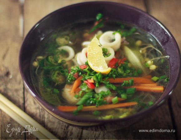 Фо с морепродуктами (вьетнамский суп) Фо с морепродуктами (вьетнамский суп)