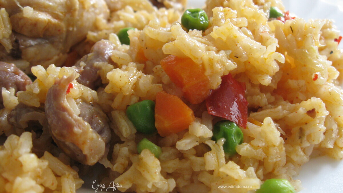 Курица, тушеная с рисом