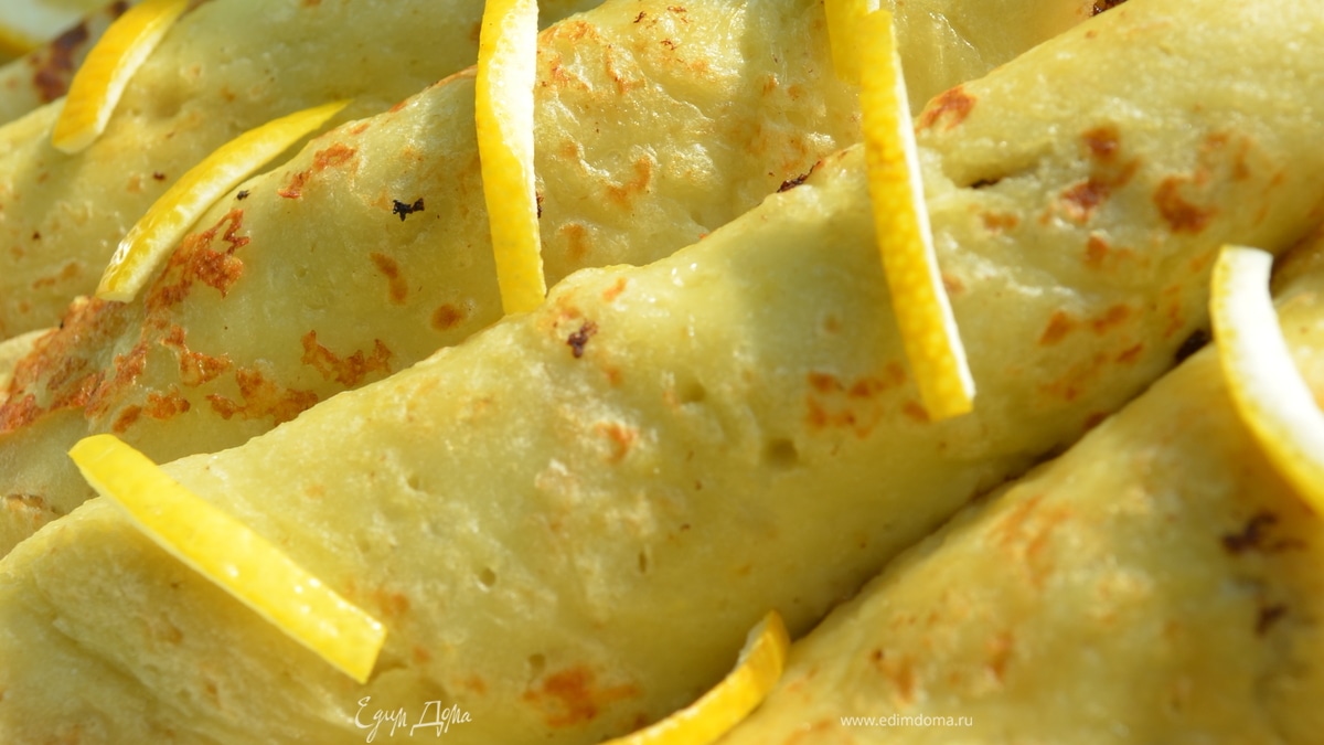 Манные блины с банановой начинкой