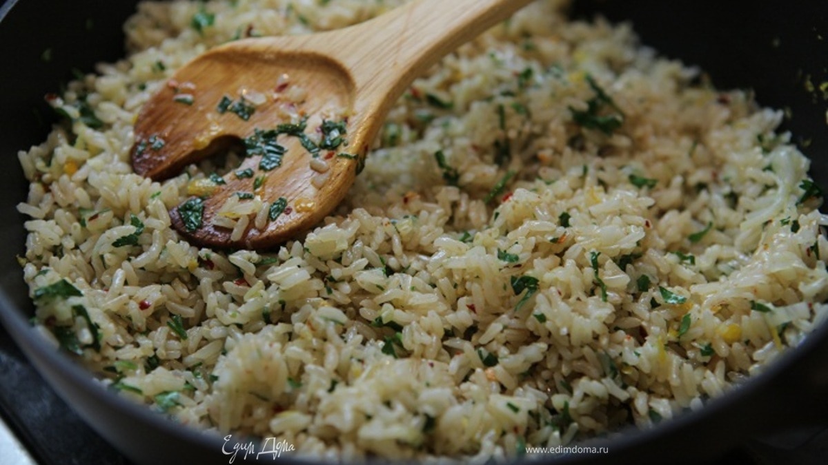 Бурый рис Aglio, olio, peperoncino