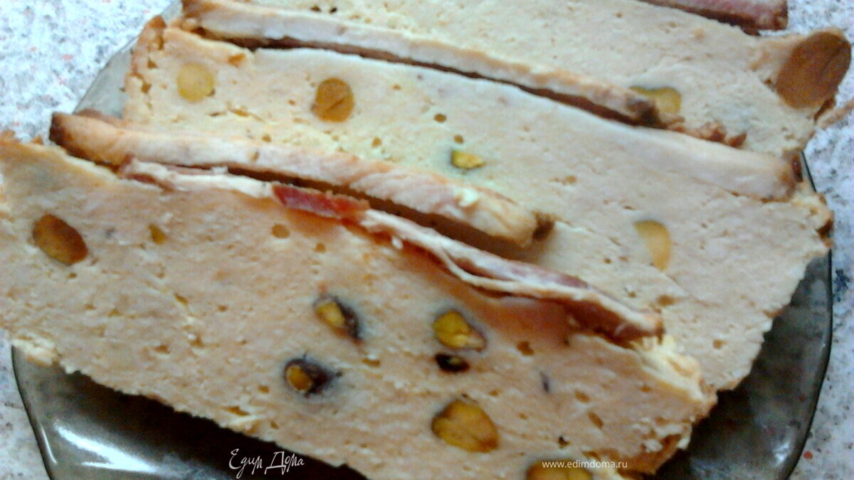 Куриное суфле с фисташками