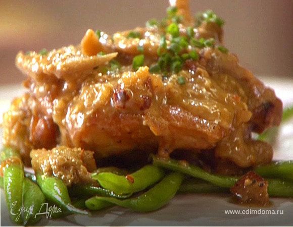 Тушеная курица с грибами и миндалем Тушеная курица с грибами и миндалем
