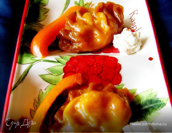 "Красные" паровые вареники с творогом и паприкой "Красные" паровые вареники с творогом и паприкой