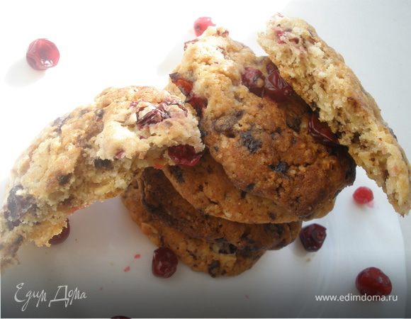 Печенье с горьким шоколадом и клюквой