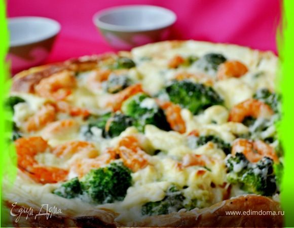 Закусочный пирог с брокколи,креветками и пармезаном Закусочный пирог с брокколи,креветками и пармезаном