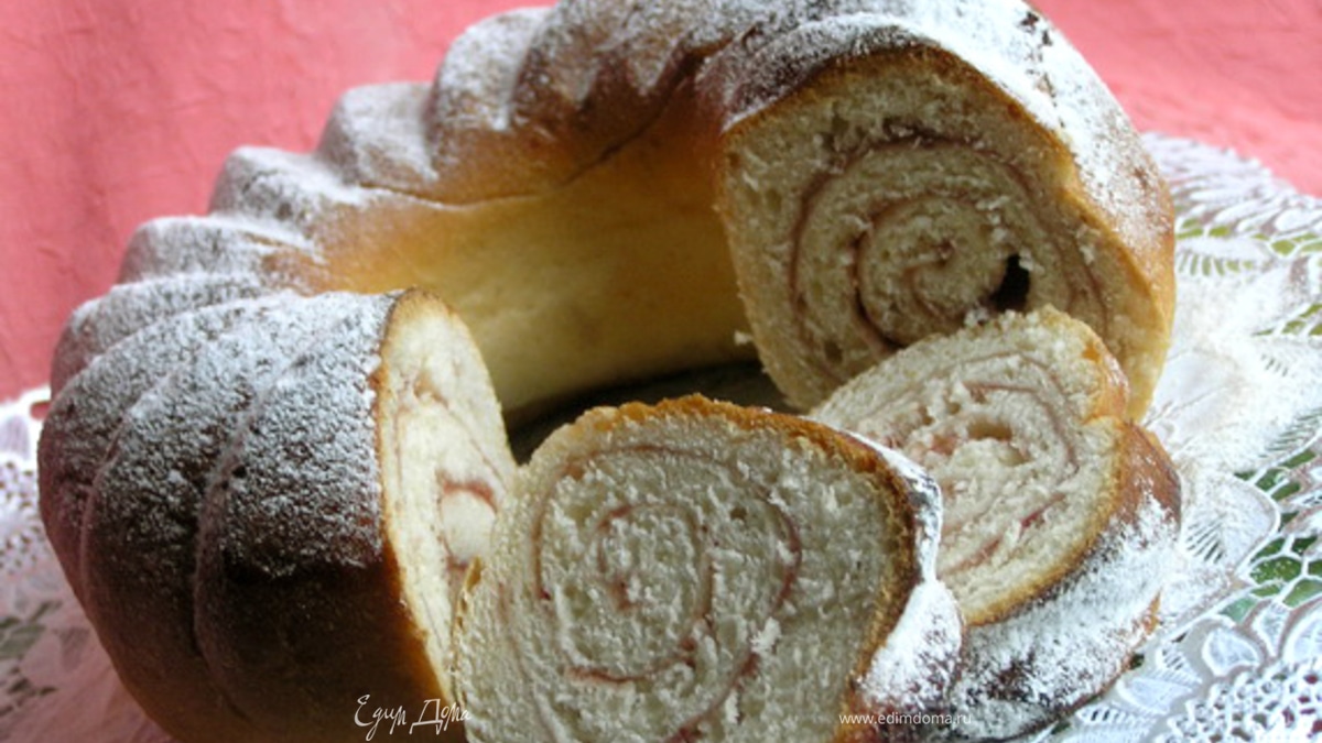 Ванильный рулет с малиной