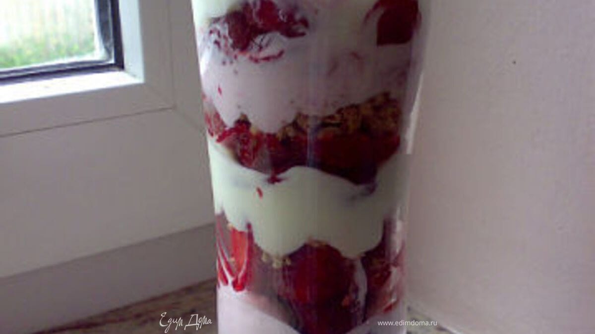 Творожно-клубничный десерт