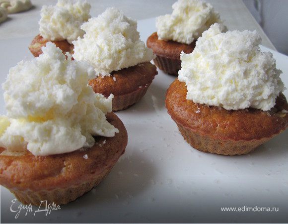 Ананасовые капкейки с ванильно-кокосовым кремом Ананасовые капкейки с ванильно-кокосовым кремом