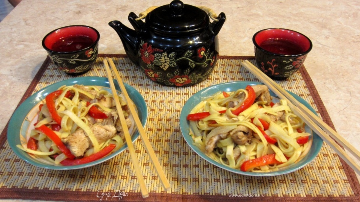 Лапша с куриной грудкой по-китайски