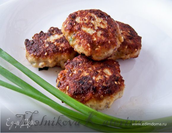 Куриные котлеты с кунжутом и имбирем Куриные котлеты с кунжутом и имбирем