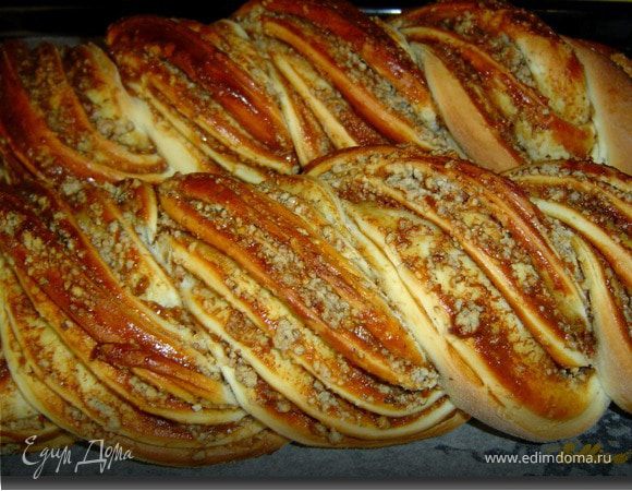 Сдобный рулет из холодного дрожжевого теста Сдобный рулет из холодного дрожжевого теста