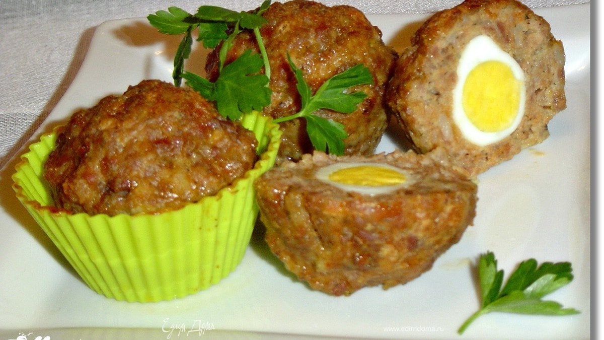 Маффины мясные с перепелиными яйцами