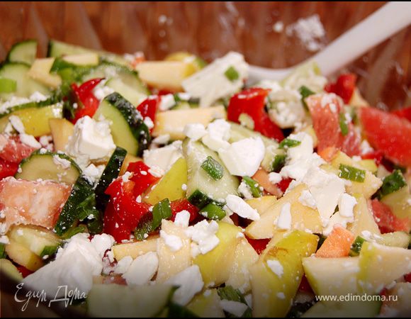 Фруктово-овощной салат с брынзой Фруктово-овощной салат с брынзой