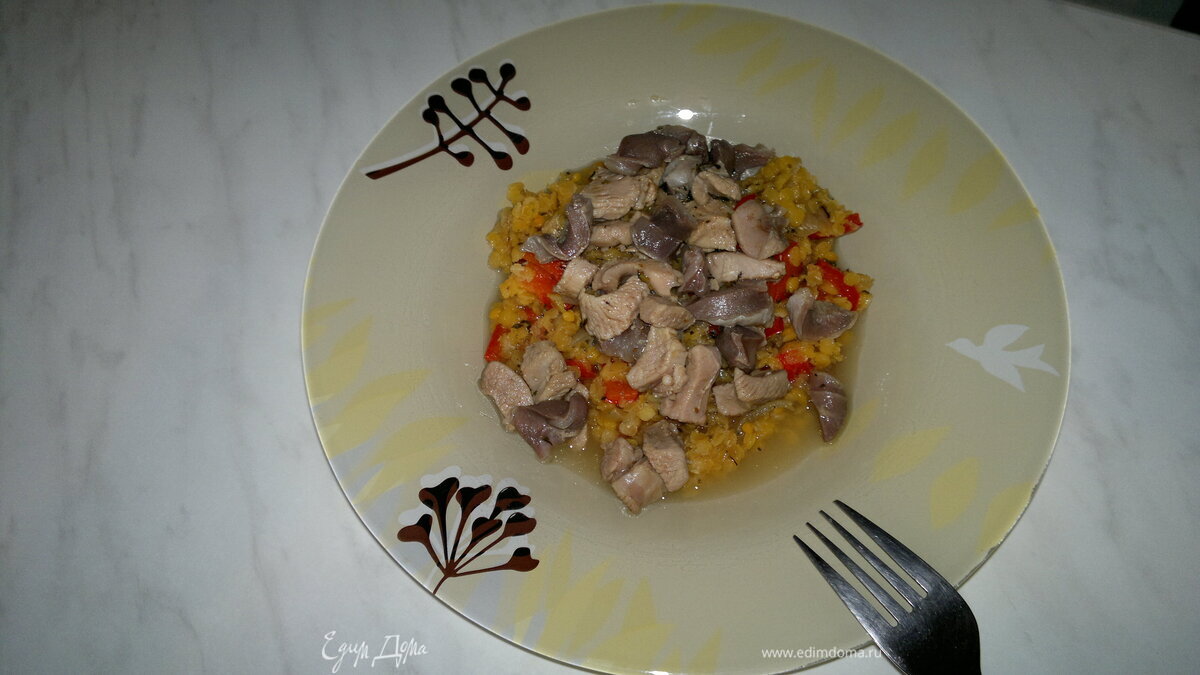 Острая чечевица с перцем и луком ( возможен постный вариант ) + желудки и бедро индейки