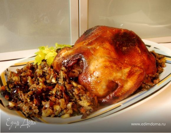 Запечённая курица,фаршированная орехами и черносливом Запечённая курица,фаршированная орехами и черносливом