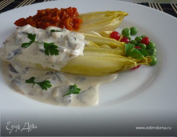 Цикорий с томатным и грибным соусами Цикорий с томатным и грибным соусами