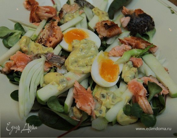 Хрустящий салат с семгой и фенхелем 