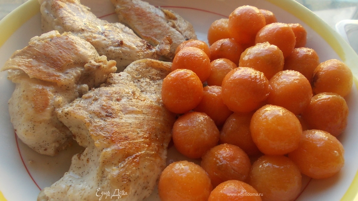 Ванильное куриное филе с медовой морковью