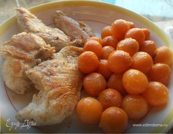 Ванильное куриное филе с медовой морковью