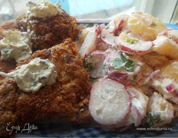 Венские ореховые шницели со сливочным картофельным салатом