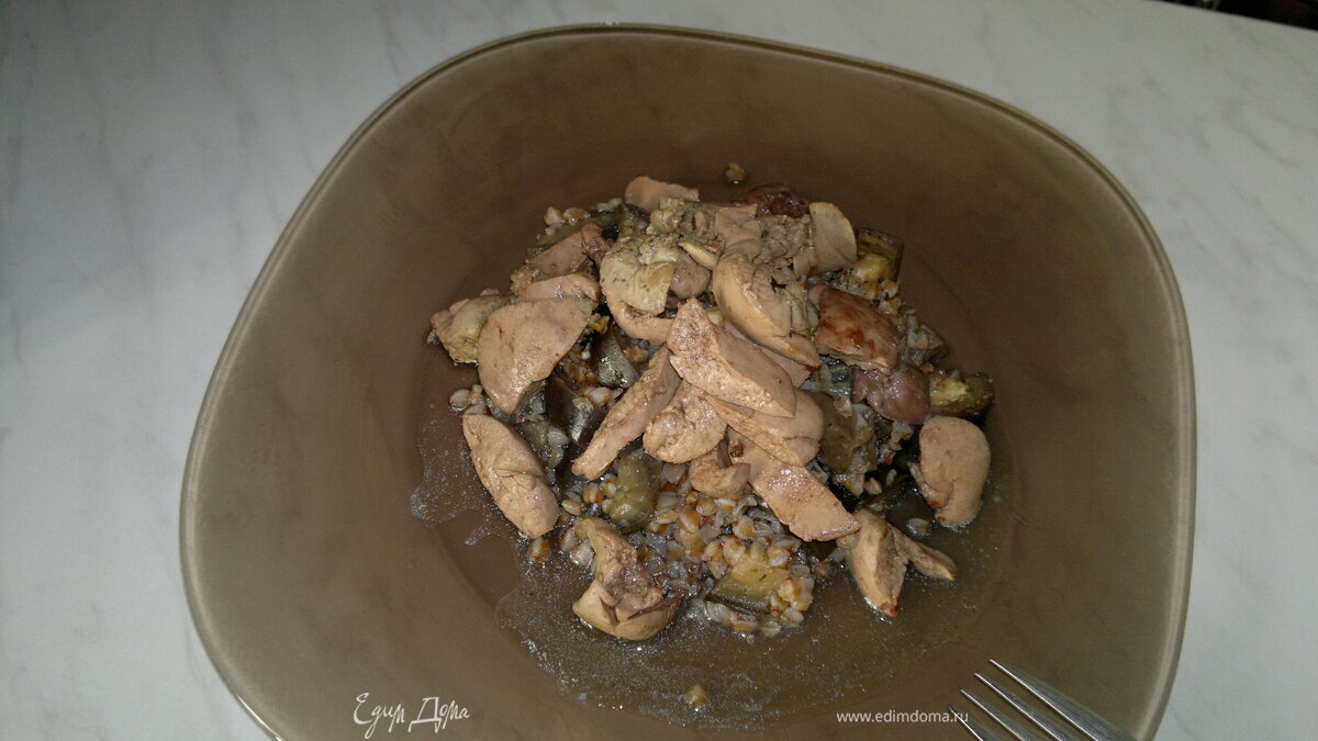 Острая гречневая каша с баклажаном, имбирем и чесноком, печень кролика с кориадром